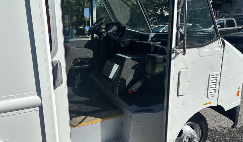 
								2012 Ford E-450 Super Duty full									