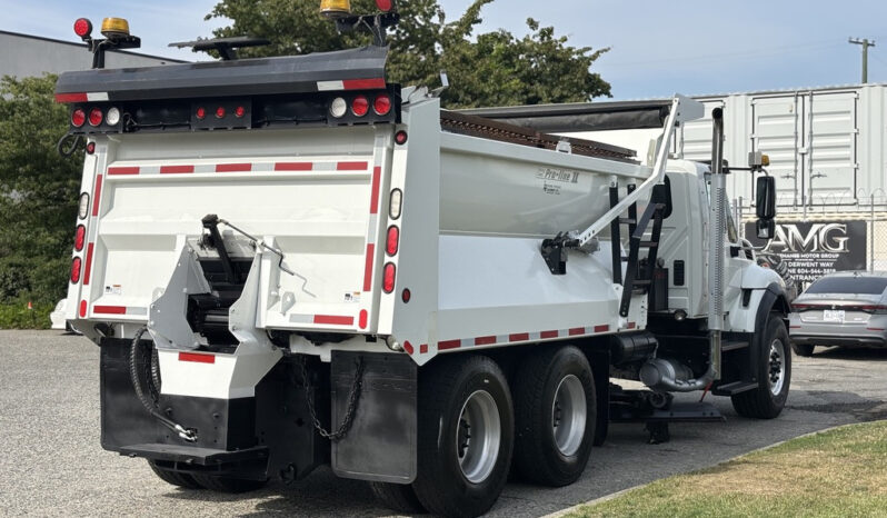 
								2013 International 7400 full									