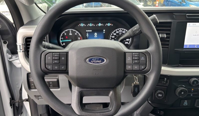 
								2023 Ford F-450 full									