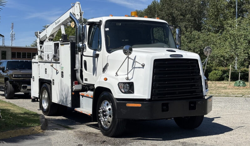 
								2022 Freightliner 108SD full									