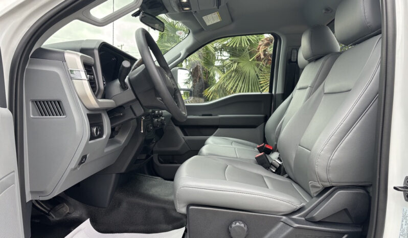 
								2023 Ford F-450 full									