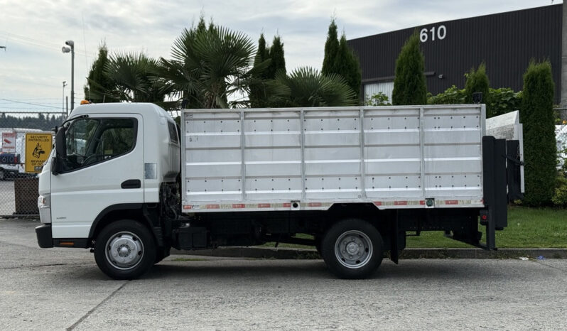 
								2014 Mitsubishi Fuso full									