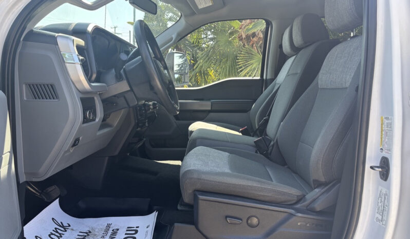 
								2023 Ford F-350 Super Duty full									