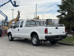 
										2006 Ford F-250 Super Duty full									
