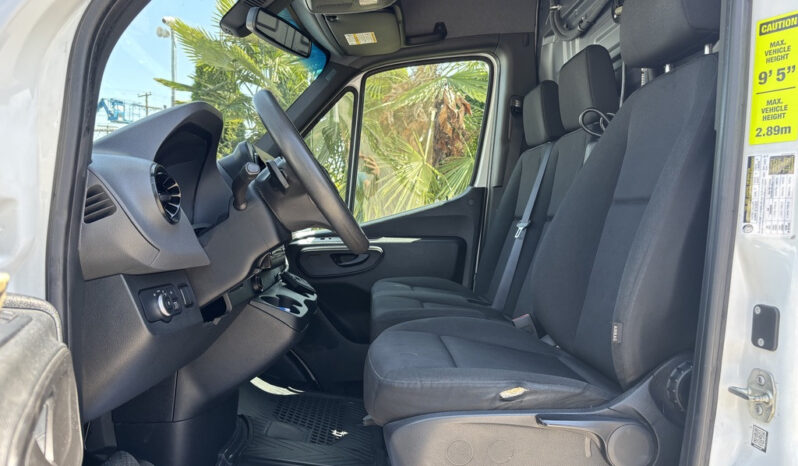 
								2019 Mercedes-Benz Sprinter full									