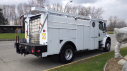 
										2006 Freightliner M2 106 full									