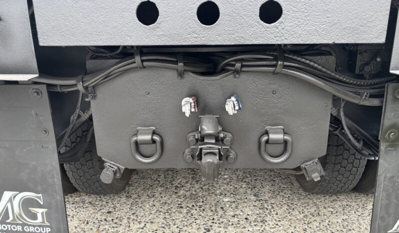 
								2013 Freightliner 114SD full									