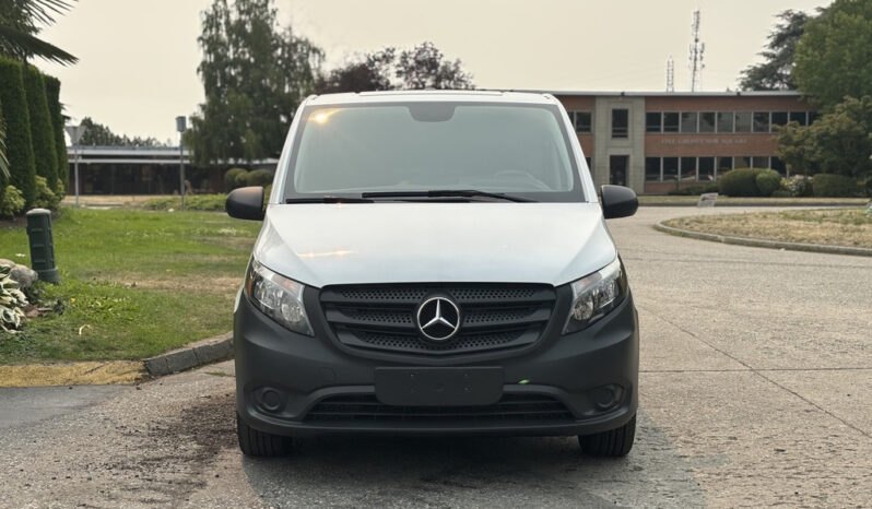 
								2022 Mercedes-Benz Metris full									