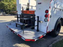 
										2006 Freightliner M2 106 full									