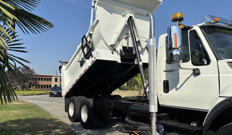 
								2013 International 7400 full									