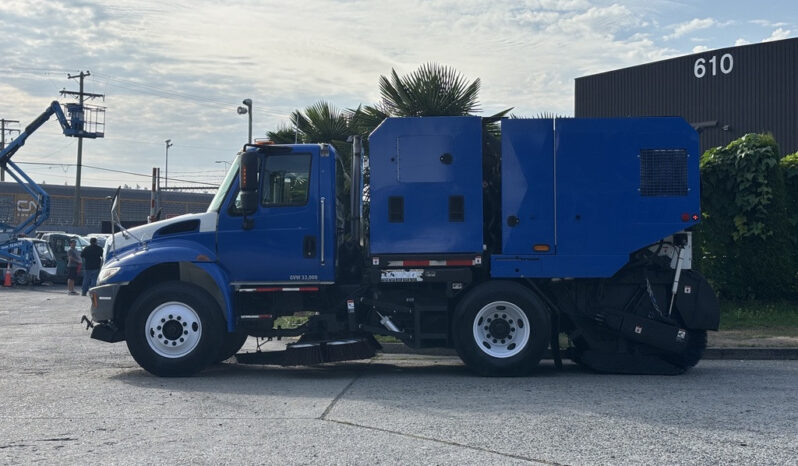 
								2014 International DuraStar full									