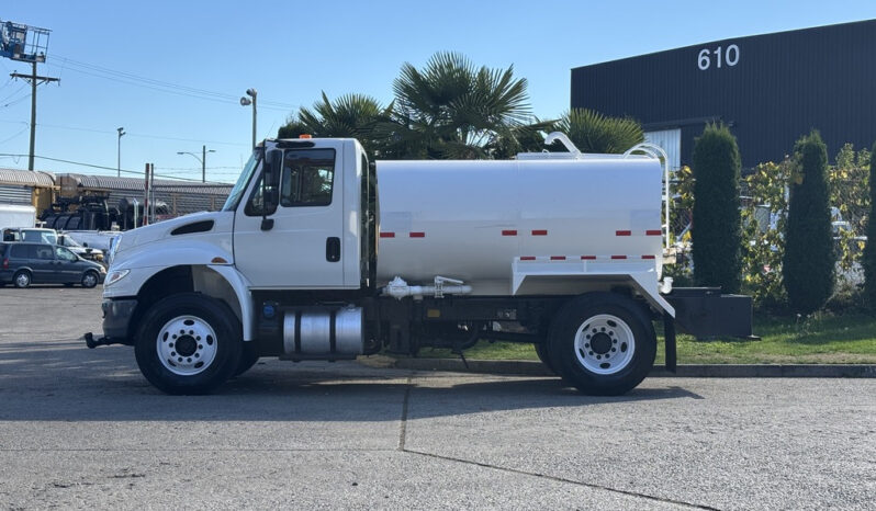 
								2017 International DuraStar full									
