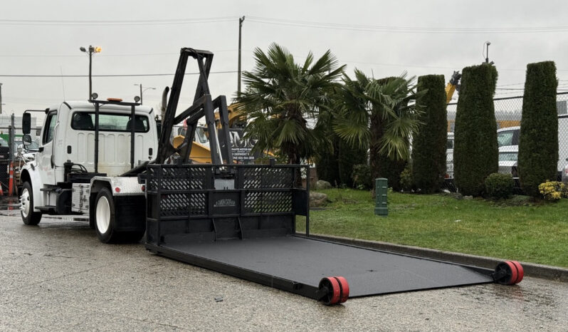 
								2019 Freightliner M2 106 full									
