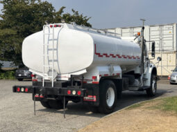 
										2010 Freightliner M2 106 full									