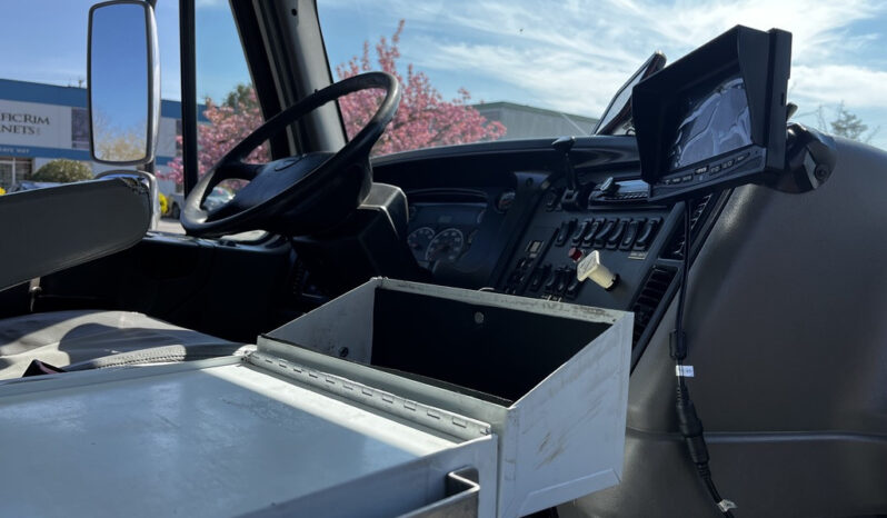 
								2012 Freightliner M2 112 full									