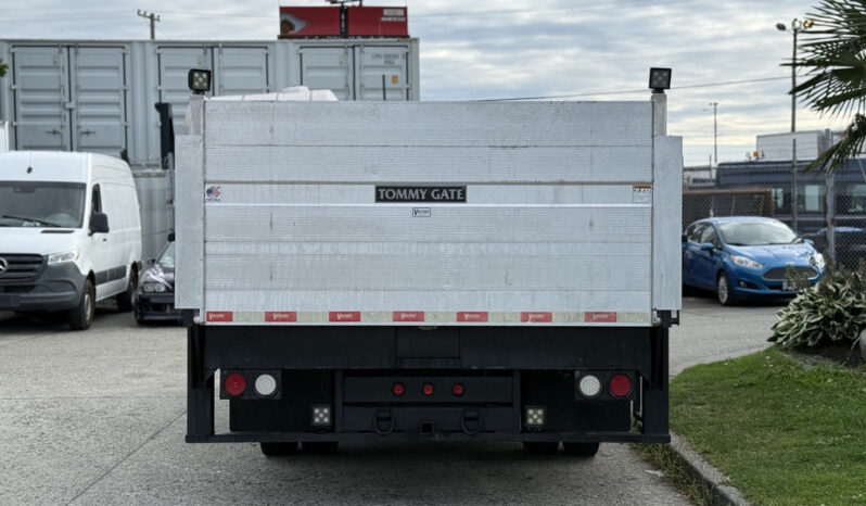 
								2014 Mitsubishi Fuso full									