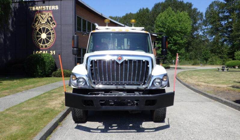 
								2013 International 7400 full									