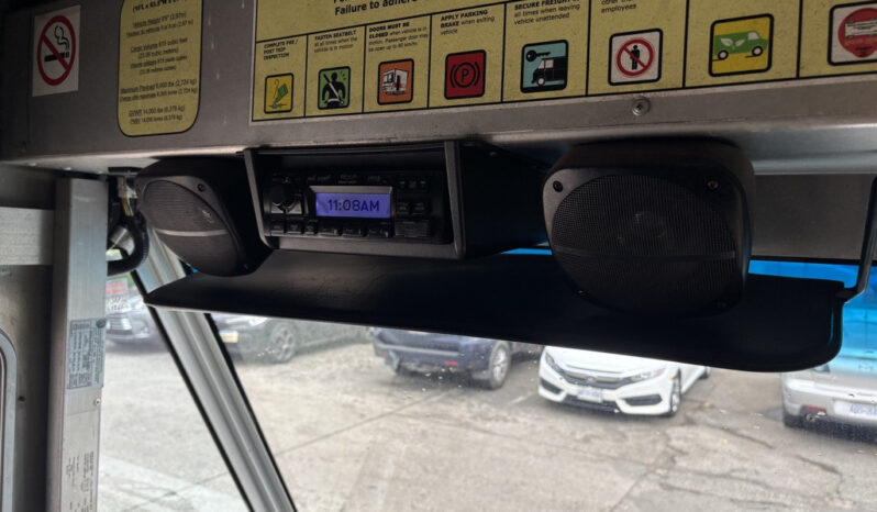 
								2012 Ford E-450 Super Duty full									