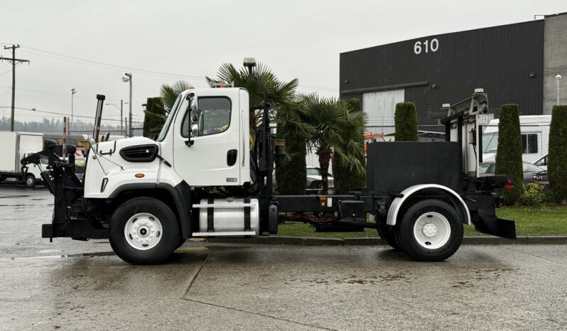 
								2016 Freightliner 108SD full									