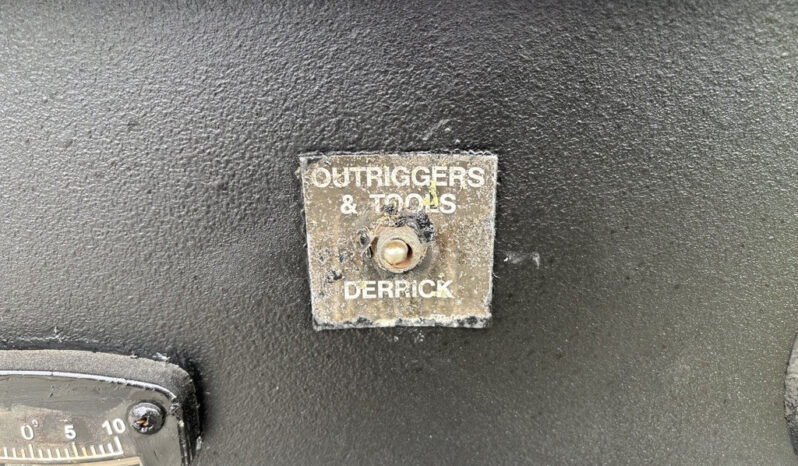 
								2013 Freightliner 114SD full									