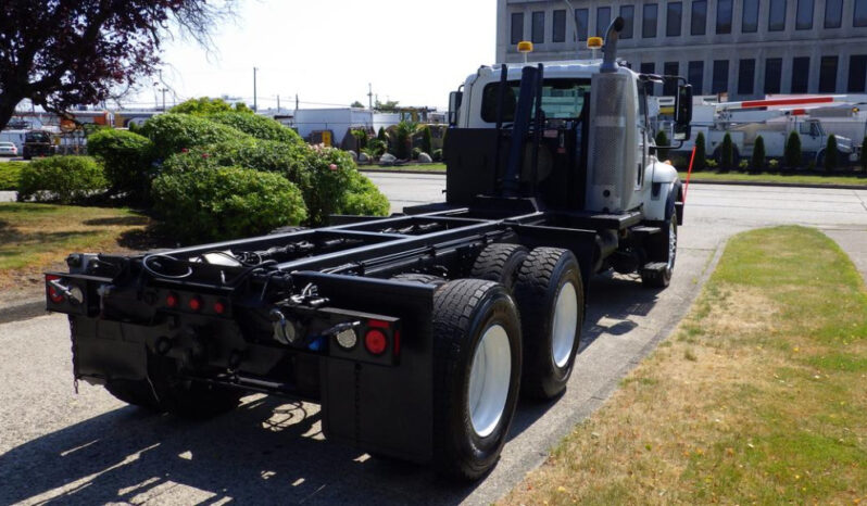 
								2013 International 7400 full									