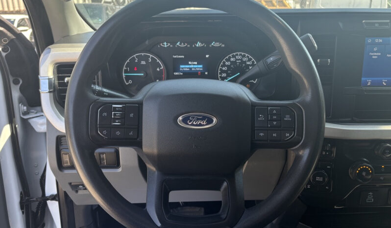 
								2023 Ford F-350 Super Duty full									