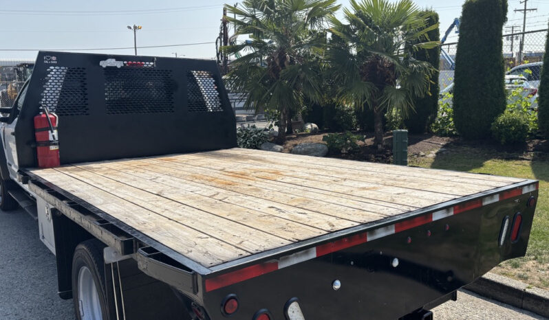 
								2022 Ford F-550 Super Duty full									