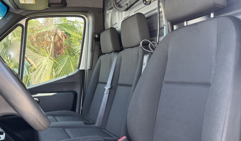 
								2019 Mercedes-Benz Sprinter full									