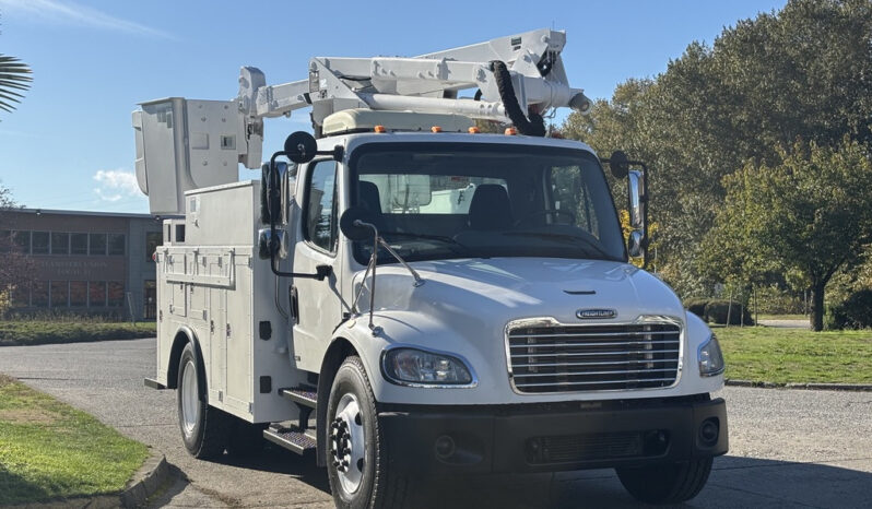 
								2005 Freightliner M2 106 full									