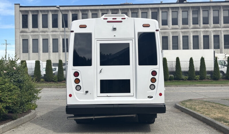 
								2020 Chevrolet Express 4500 full									