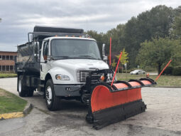 
										2006 Freightliner M2 106 full									