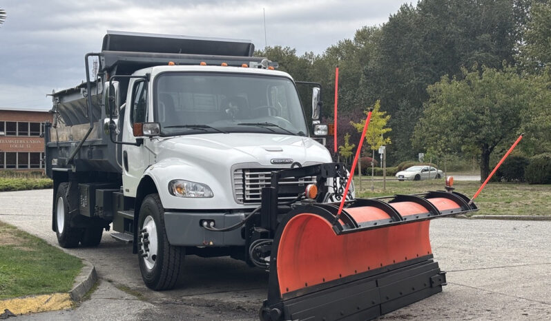 
								2006 Freightliner M2 106 full									