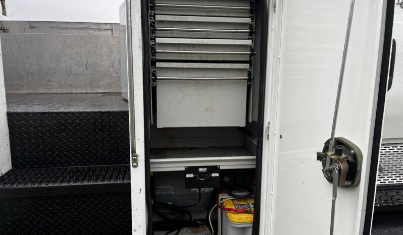 
								2013 International DuraStar full									