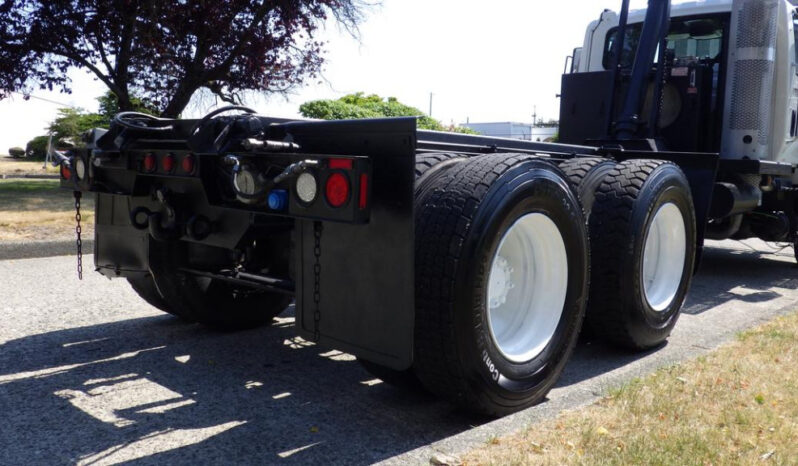 
								2013 International 7400 full									