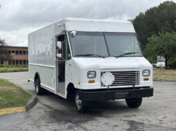
										2011 Ford E-450 Super Duty full									