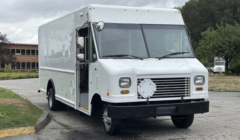 
								2011 Ford E-450 Super Duty full									