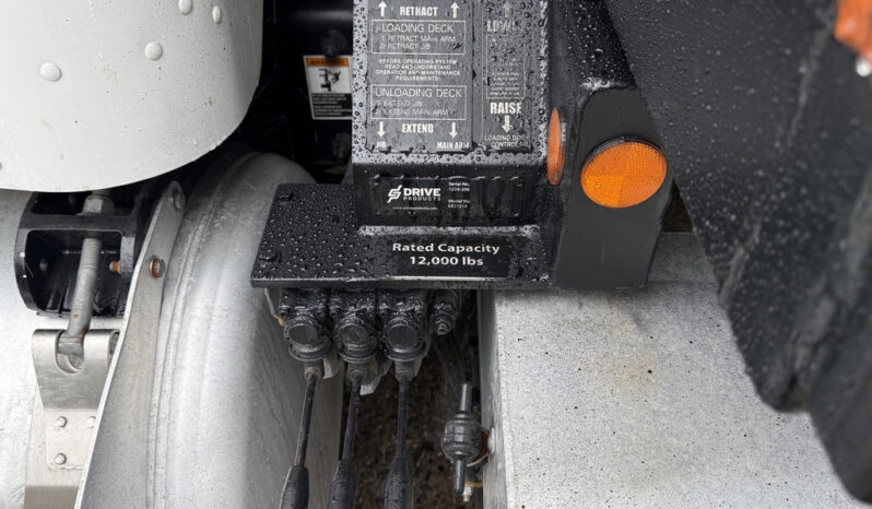
								2020 Peterbilt 330 full									