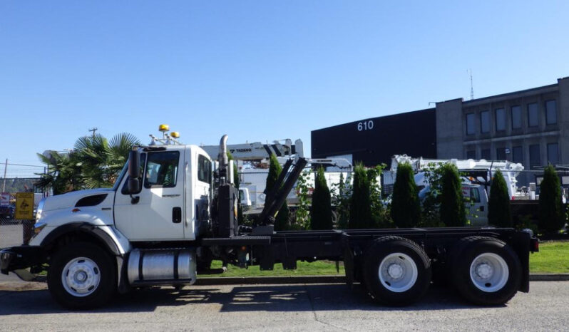 
								2012 International 7400 full									