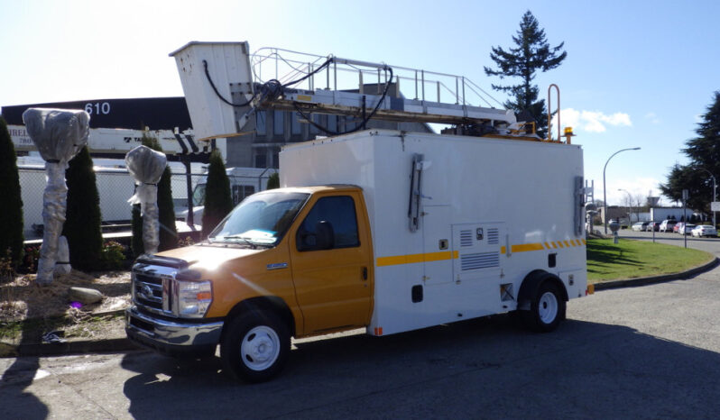 
								2015 Ford E-450 Super Duty full									