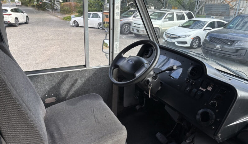 
								2018 Ford E-450 Super Duty full									