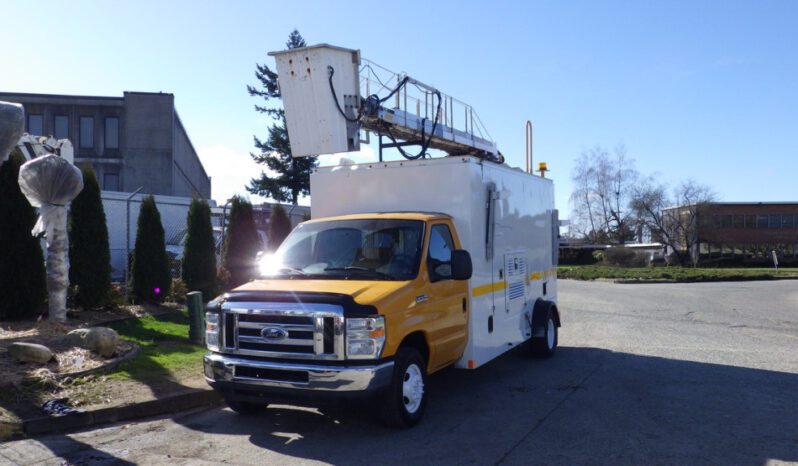 
								2015 Ford E-450 Super Duty full									