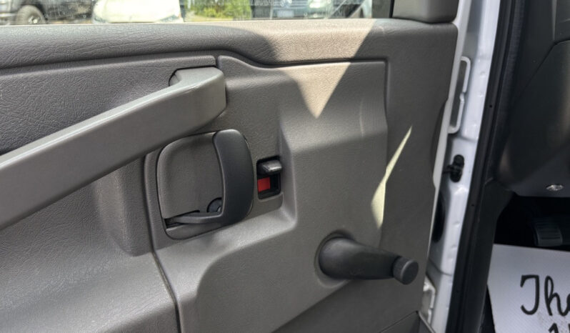
								2020 Chevrolet Express 4500 full									