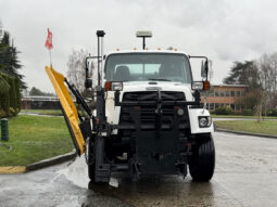 
										2016 Freightliner 108SD full									