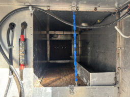 2006 Freightliner M2 106