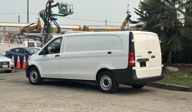 
								2022 Mercedes-Benz Metris full									