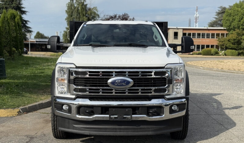 
								2023 Ford F-550 Super Duty full									