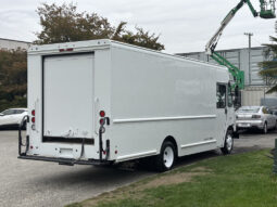
										2021 Ford Econoline Commercial Chassis full									