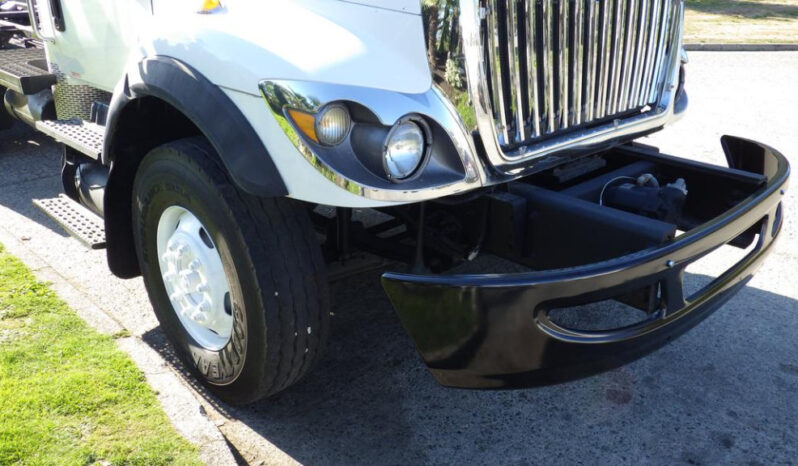 
								2012 International 7400 full									