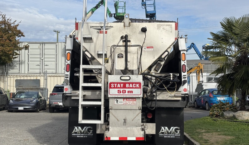 
								2013 Freightliner 114SD full									