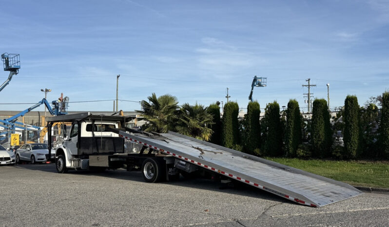
								2022 Freightliner M2 106 full									